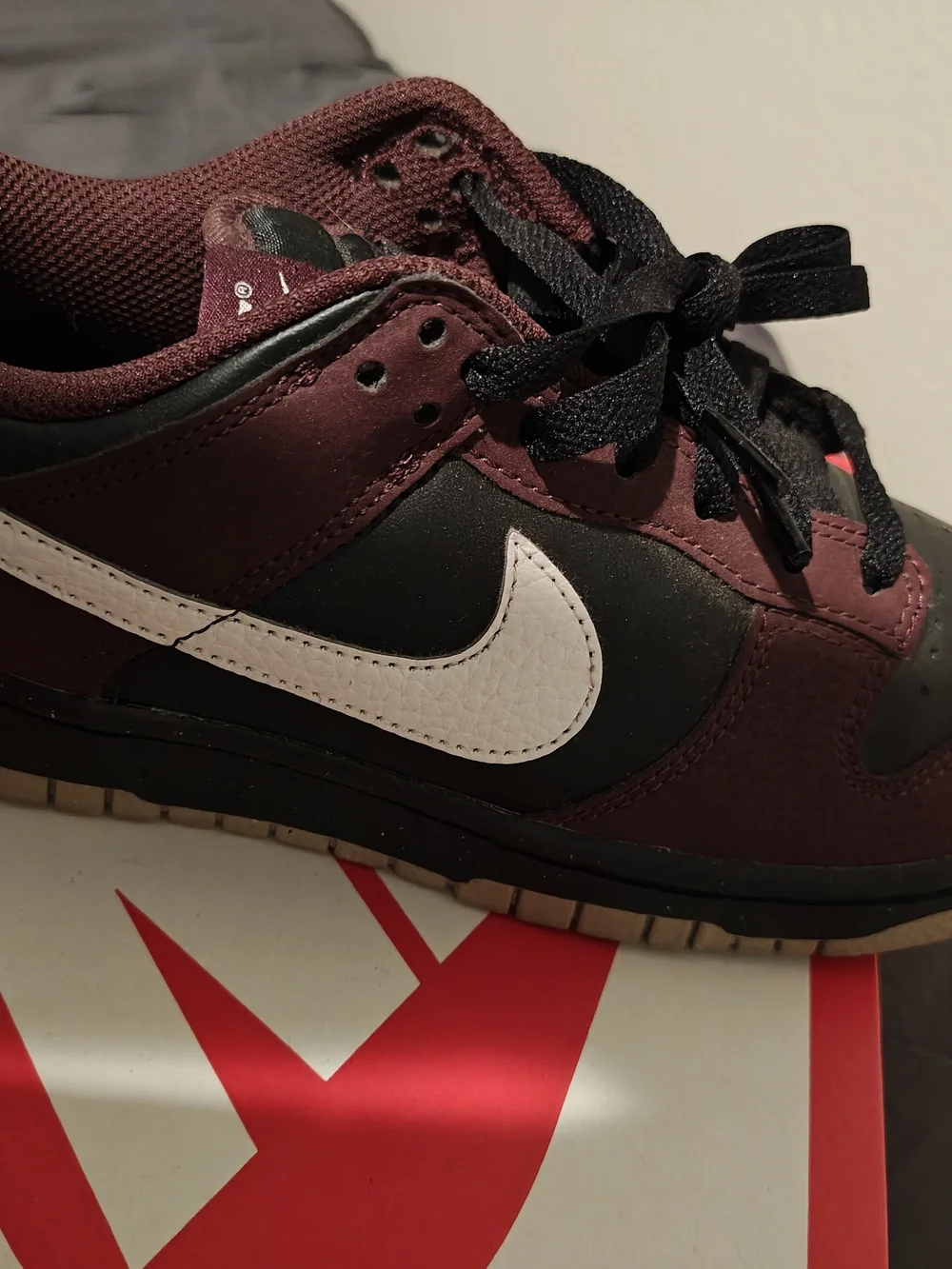 Nike Men’s Low-Top Sneakers in Burgundy and Black